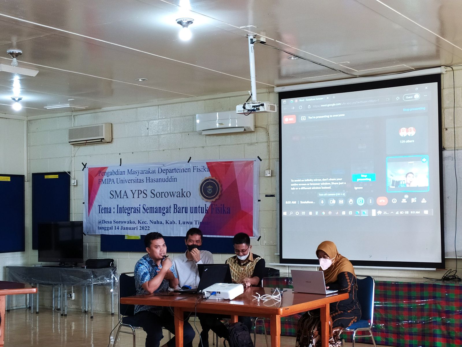 Kegiatan Pengabdian Masyarakat, Departemen Fisika,  Fakultas Matematika dan Ilmu Pengetahuan Alam,  Universitas Hasanuddin di SMA YPS Soroako dengan Tema "Integrasi Semangat Baru untuk Fisika".