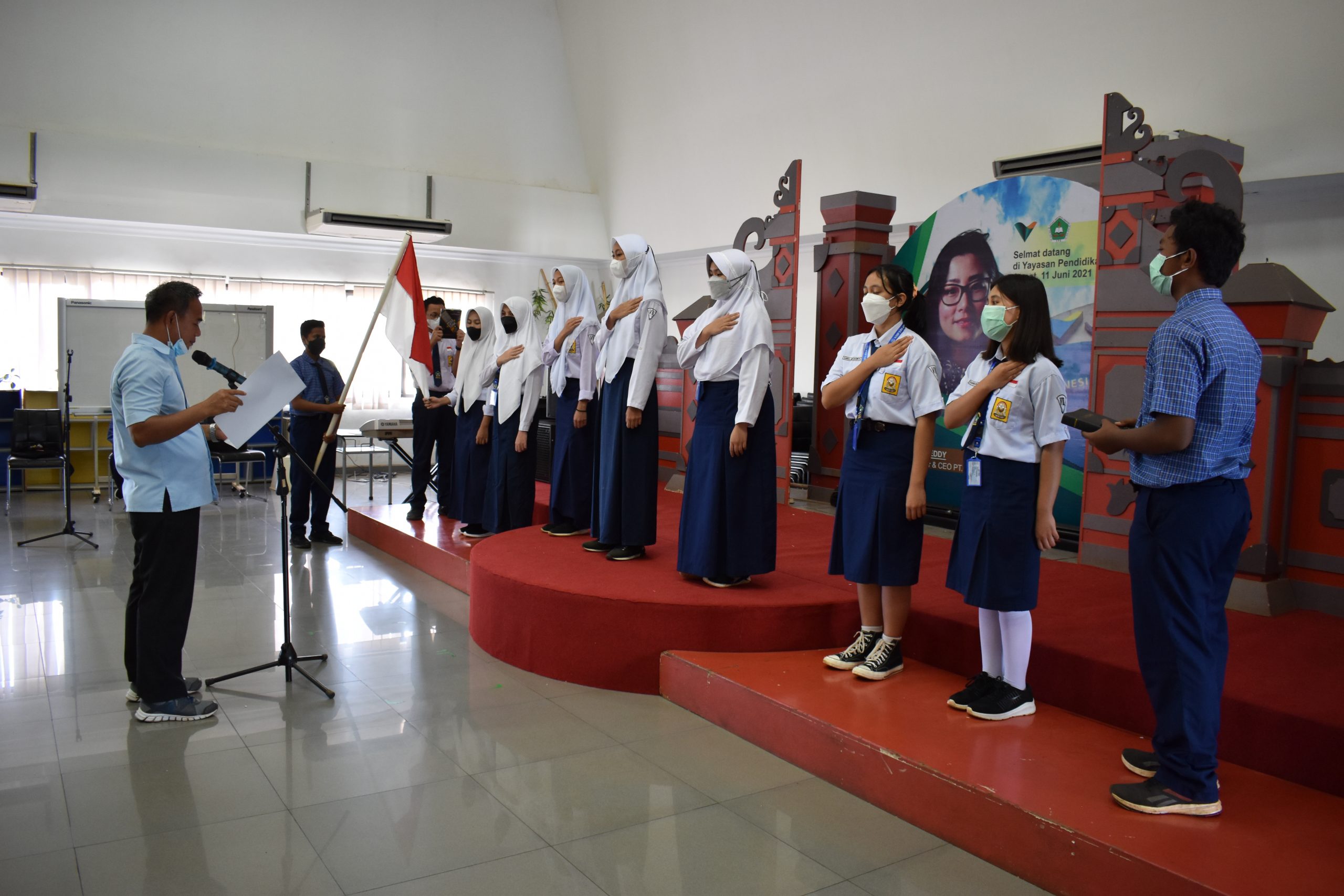 Pelantikan Pengurus Antarwaktu OSIS SMP YPS Singkole